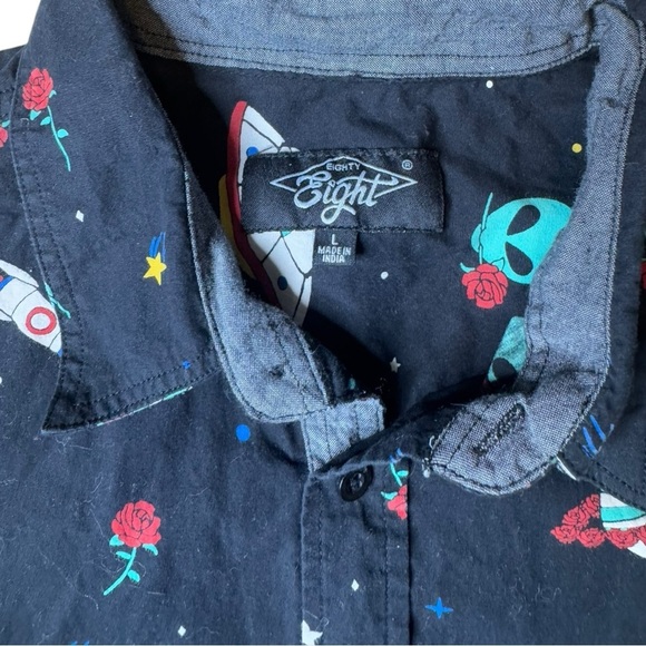 Eighty Eight Alien & UFO Print Button-Up Shirt - Size Large - Picture 2 of 7